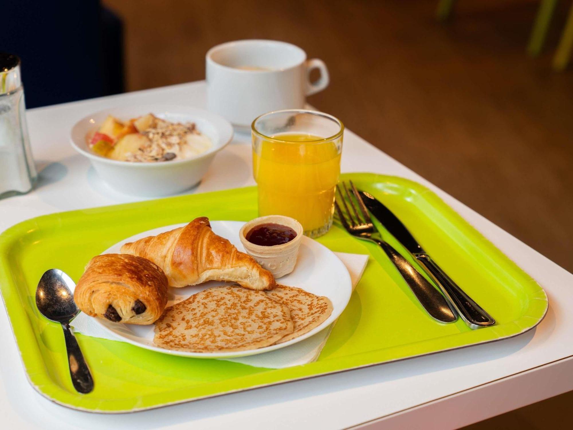 Ibis Budget La 19ème Hotel Parigi